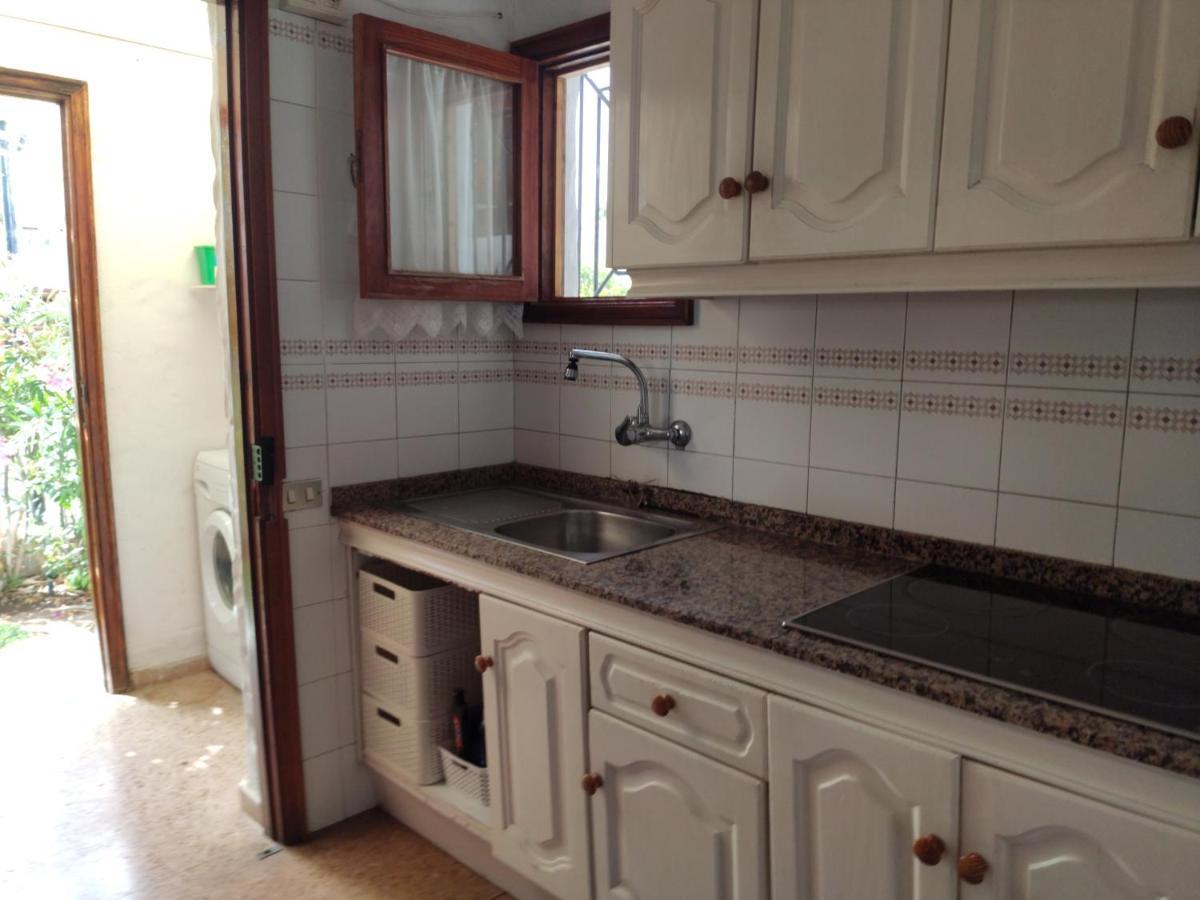 Lovely 2 Bedroom Bungalow With Parking マスパロマス エクステリア 写真