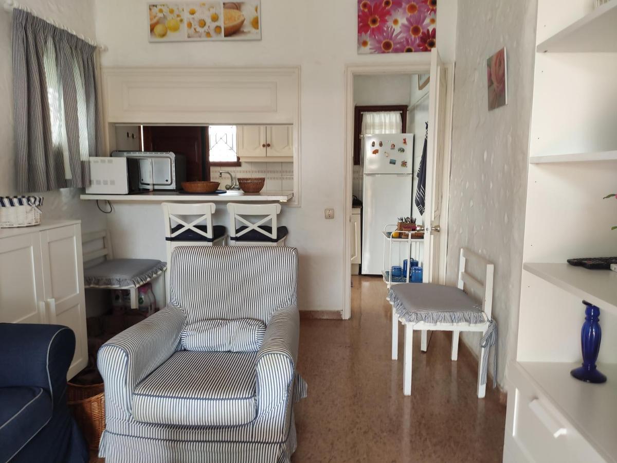 Lovely 2 Bedroom Bungalow With Parking マスパロマス エクステリア 写真