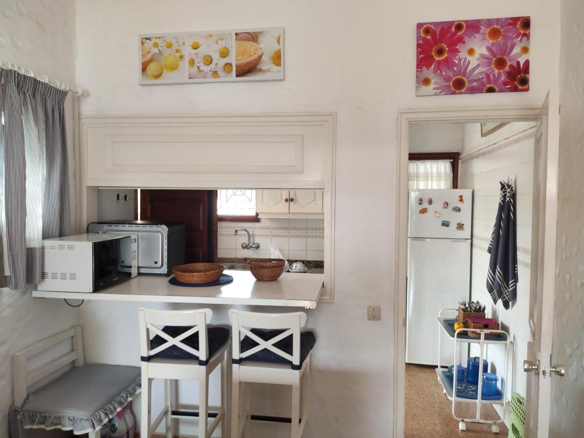 Lovely 2 Bedroom Bungalow With Parking マスパロマス エクステリア 写真