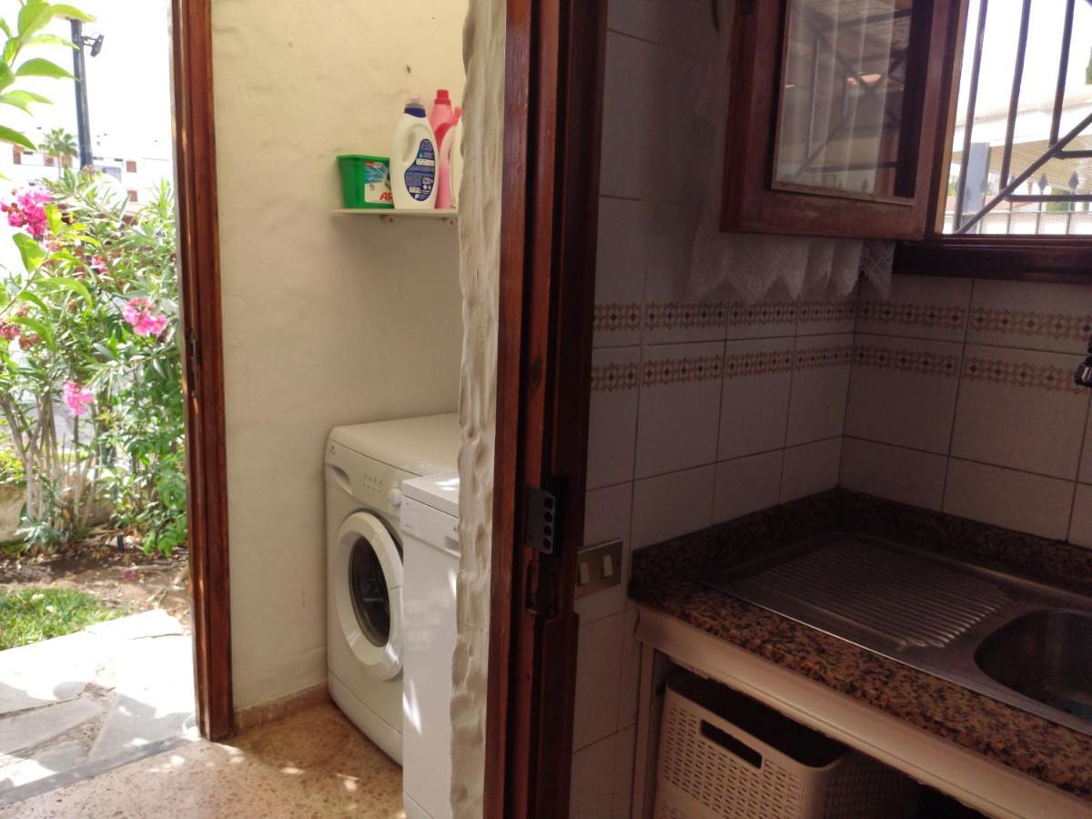 Lovely 2 Bedroom Bungalow With Parking マスパロマス エクステリア 写真
