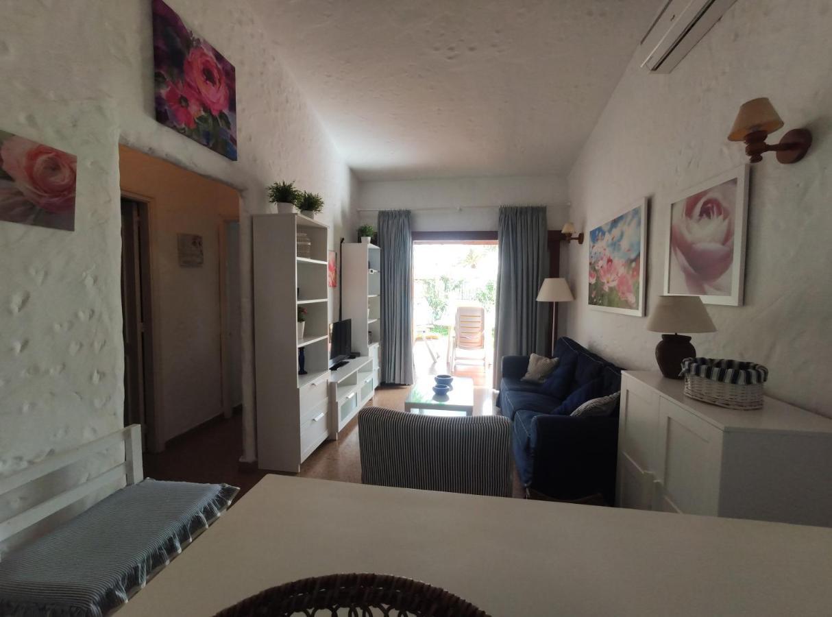 Lovely 2 Bedroom Bungalow With Parking マスパロマス エクステリア 写真