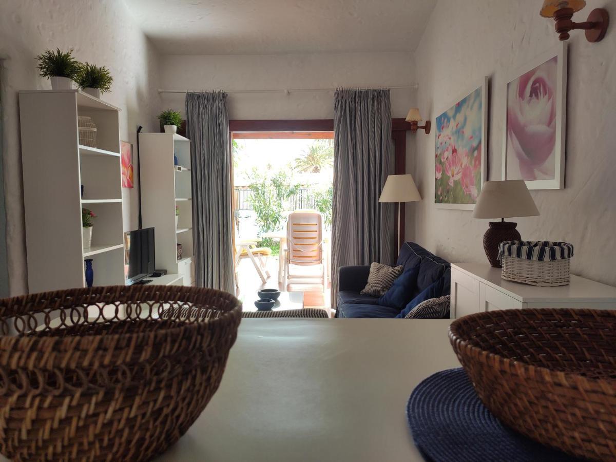 Lovely 2 Bedroom Bungalow With Parking マスパロマス エクステリア 写真