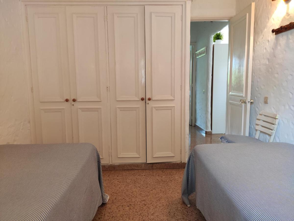 Lovely 2 Bedroom Bungalow With Parking マスパロマス エクステリア 写真