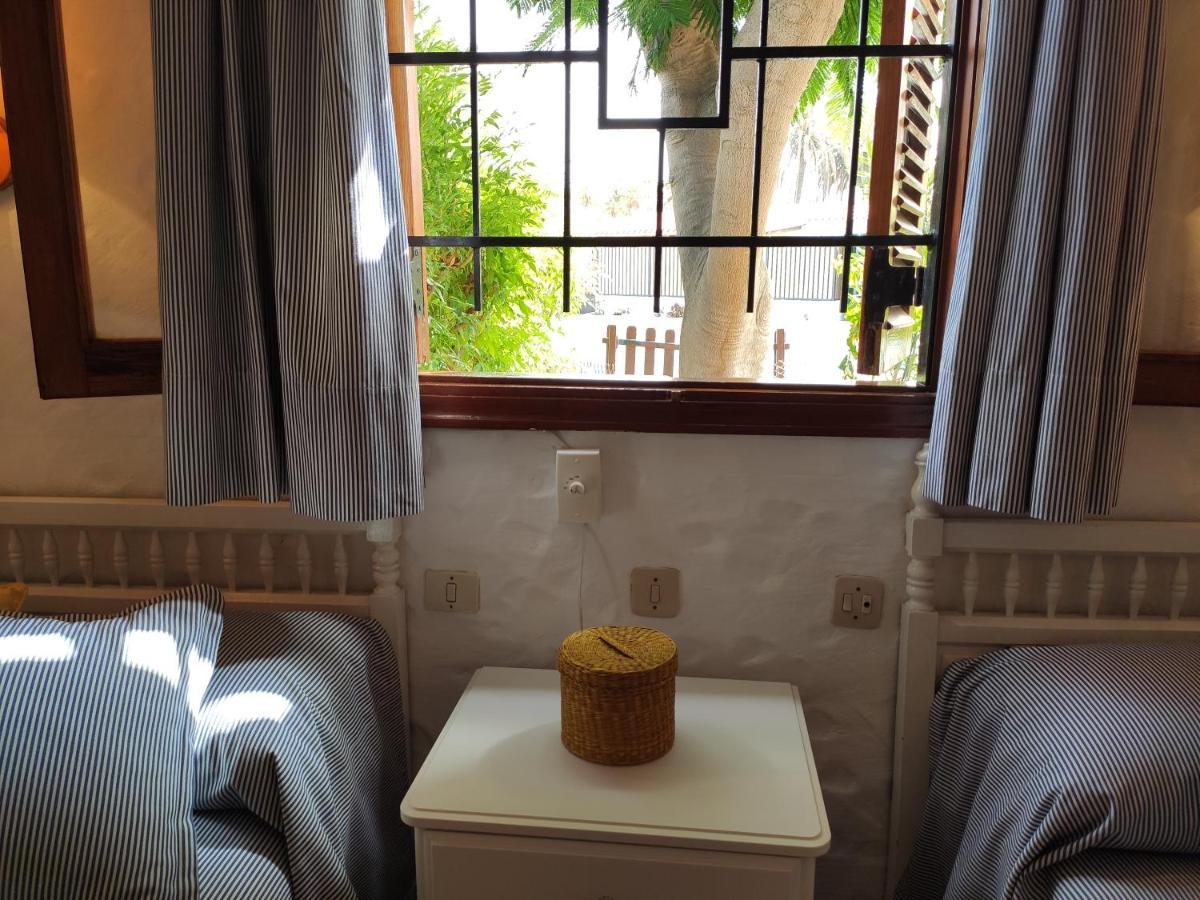 Lovely 2 Bedroom Bungalow With Parking マスパロマス エクステリア 写真